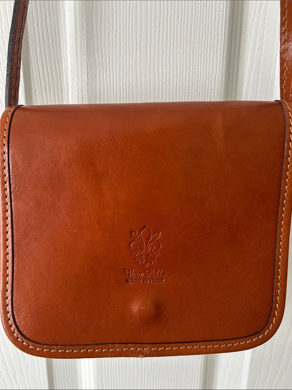 Vera Pelle Chestnut Brown Leather Messenger Bag